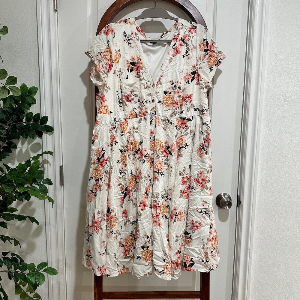 Torrid White Floral Dress, Size 1